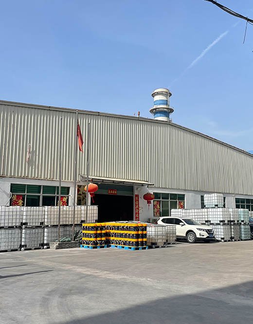 IBC tanks filled with sodium silicate and potassium silicate ready for shipment at Sanlee factory gate.