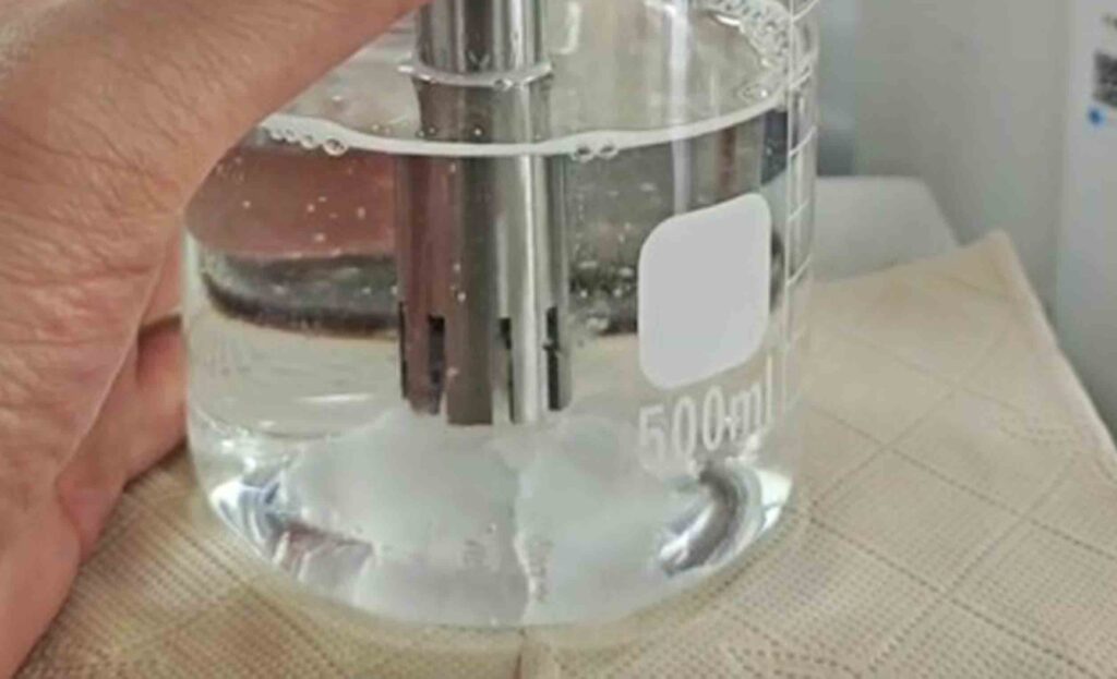 Sodium silicate properties infographic showing sodium silicate physical and chemical characteristics including pH viscosity solubility and concrete hardening reaction
